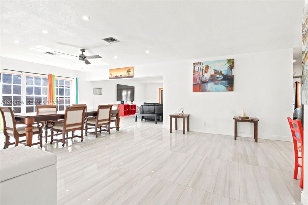 For Rent: $5,500 (3 beds, 3 baths, 1949 Square Feet)