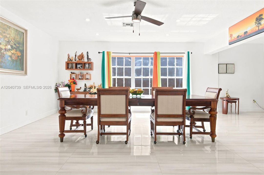 For Rent: $5,500 (3 beds, 3 baths, 1949 Square Feet)