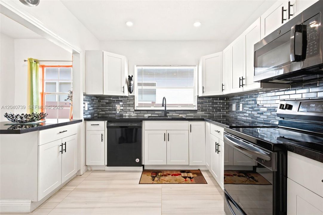 For Rent: $5,500 (3 beds, 3 baths, 1949 Square Feet)