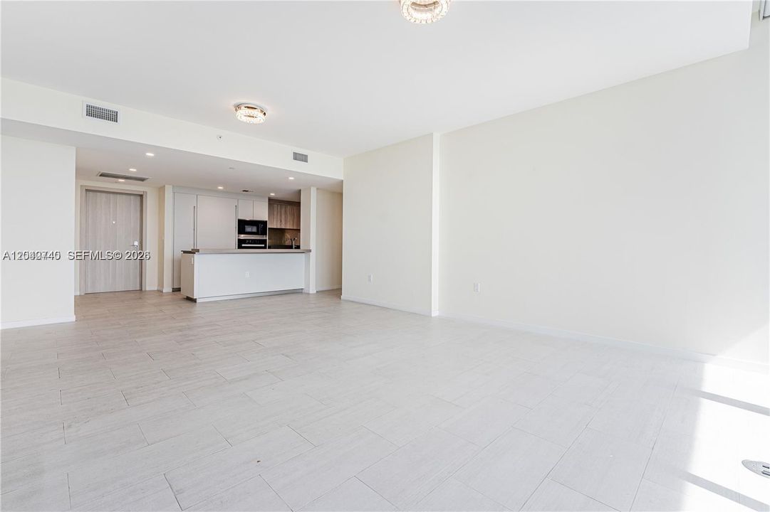 В аренду: $13,000 (3 спален, 3 ванн, 1685 Квадратных фут)