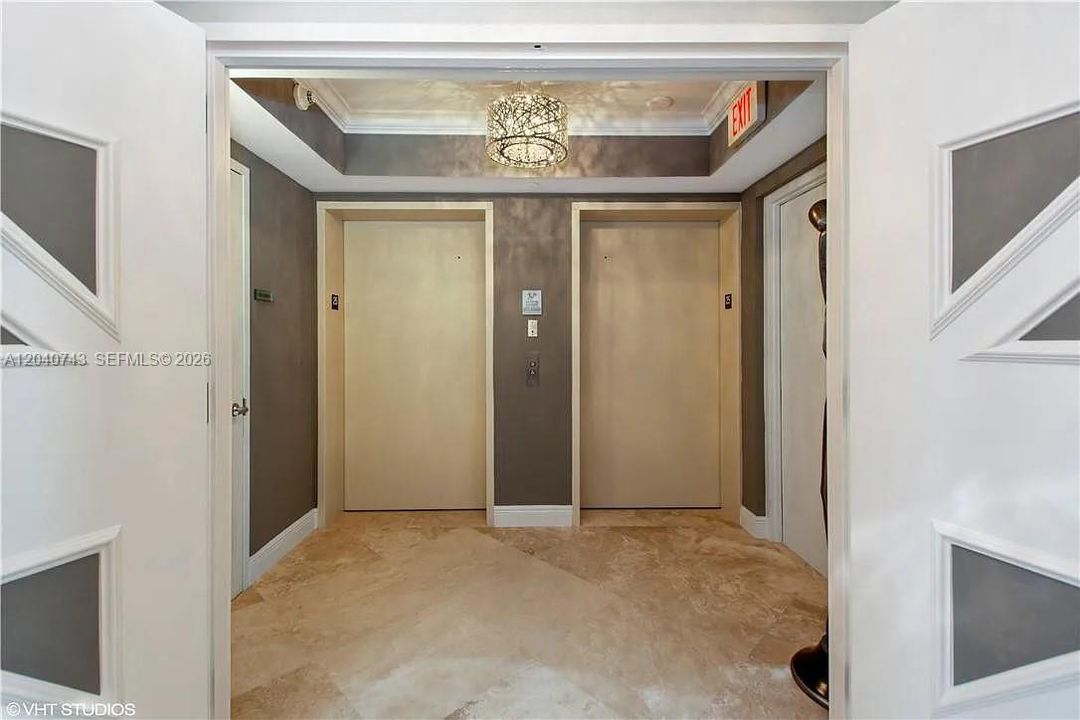 For Sale: $1,100,000 (2 beds, 2 baths, 1869 Square Feet)