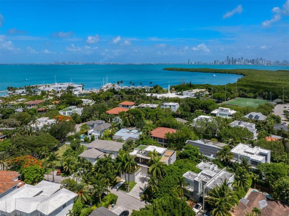 En Venta: $8,250,000 (6 camas, 8 baños, 3842 Pies cuadrados)