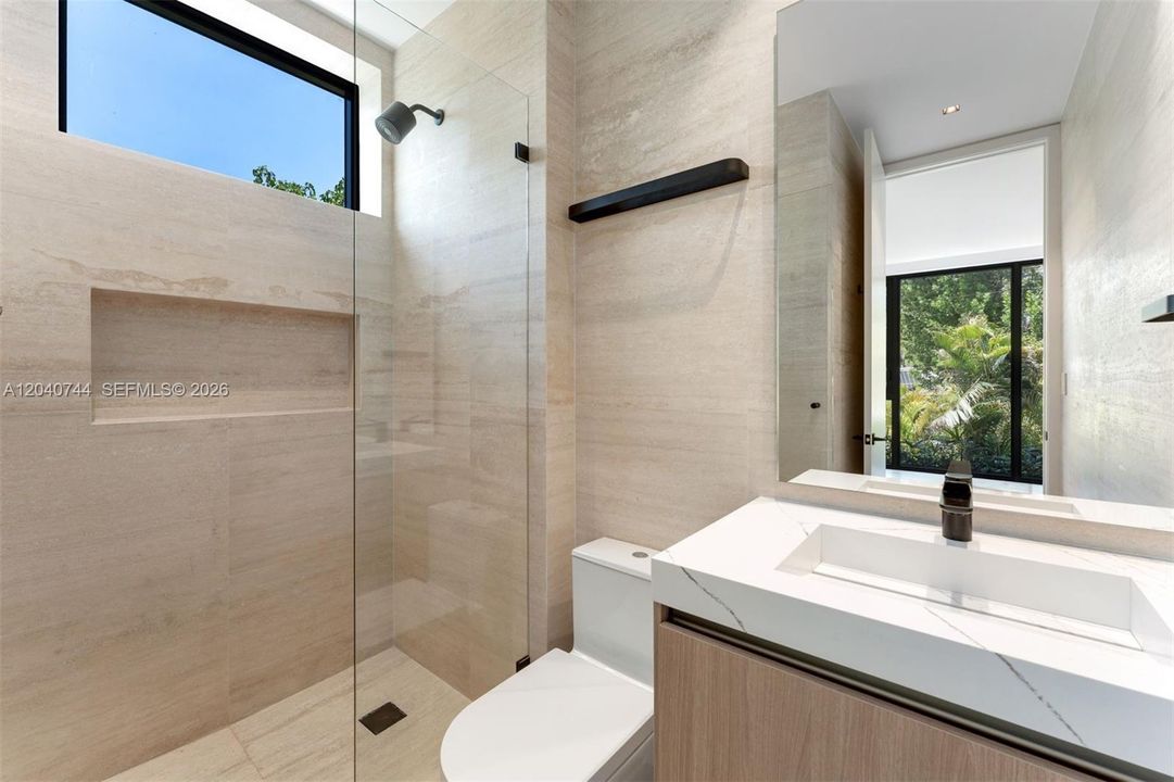 En Venta: $8,250,000 (6 camas, 8 baños, 3842 Pies cuadrados)