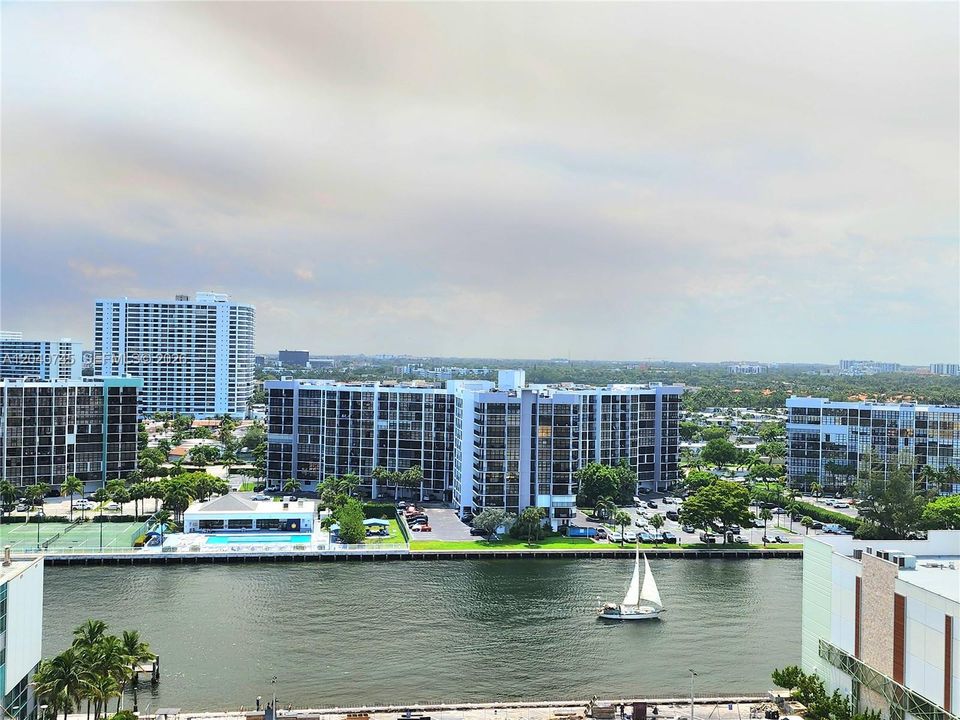 For Sale: $499,000 (2 beds, 2 baths, 1110 Square Feet)