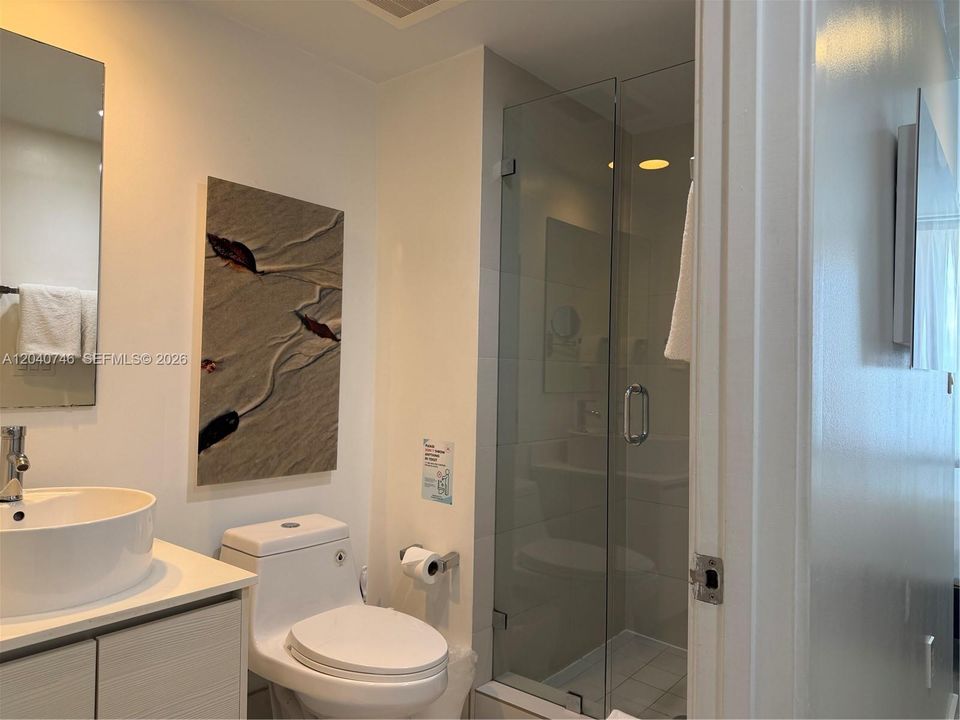 For Sale: $465,000 (2 beds, 2 baths, 1028 Square Feet)