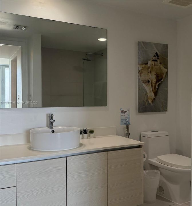 For Sale: $465,000 (2 beds, 2 baths, 1028 Square Feet)