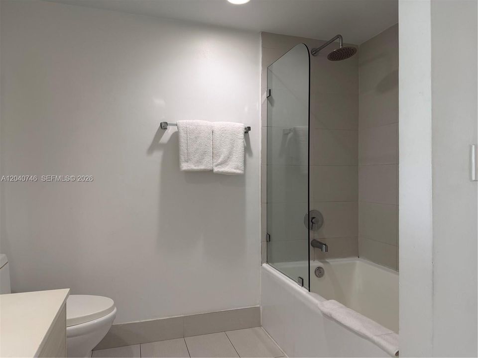 For Sale: $465,000 (2 beds, 2 baths, 1028 Square Feet)