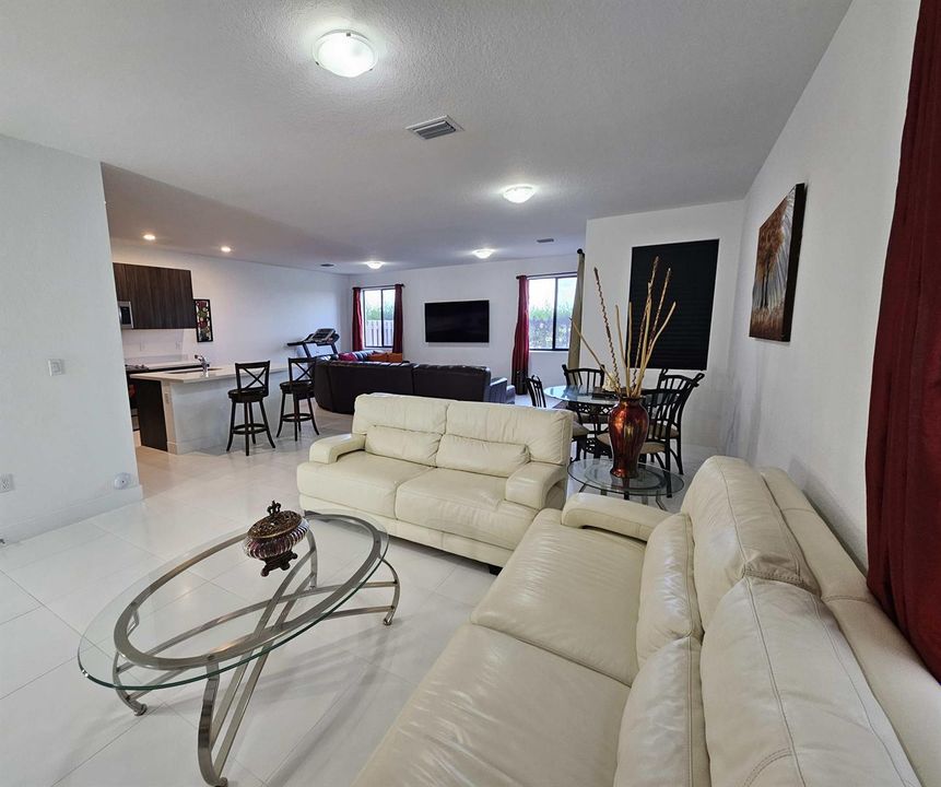 Living / Dining Room