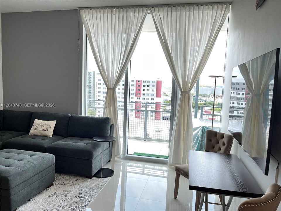 For Sale: $499,900 (2 beds, 2 baths, 1020 Square Feet)