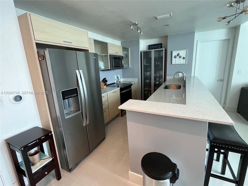 For Sale: $499,900 (2 beds, 2 baths, 1020 Square Feet)