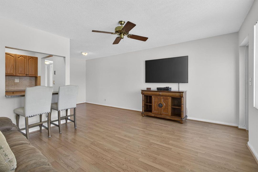 Flat screen tV included along with the o