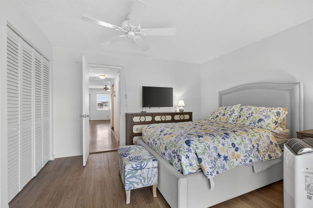 Large Bedroom