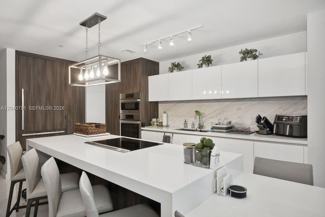 En Renta: $12,500 (3 camas, 4 baños, 2188 Pies cuadrados)