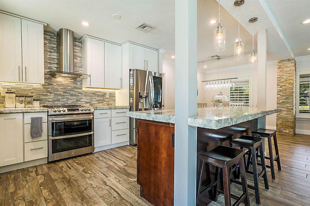 2620 NE 53rd St -14