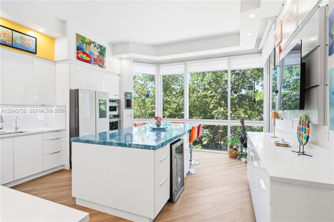 For Sale: $1,995,000 (3 beds, 3 baths, 3780 Square Feet)