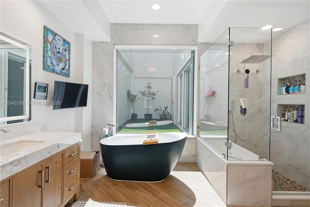 For Sale: $1,995,000 (3 beds, 3 baths, 3780 Square Feet)