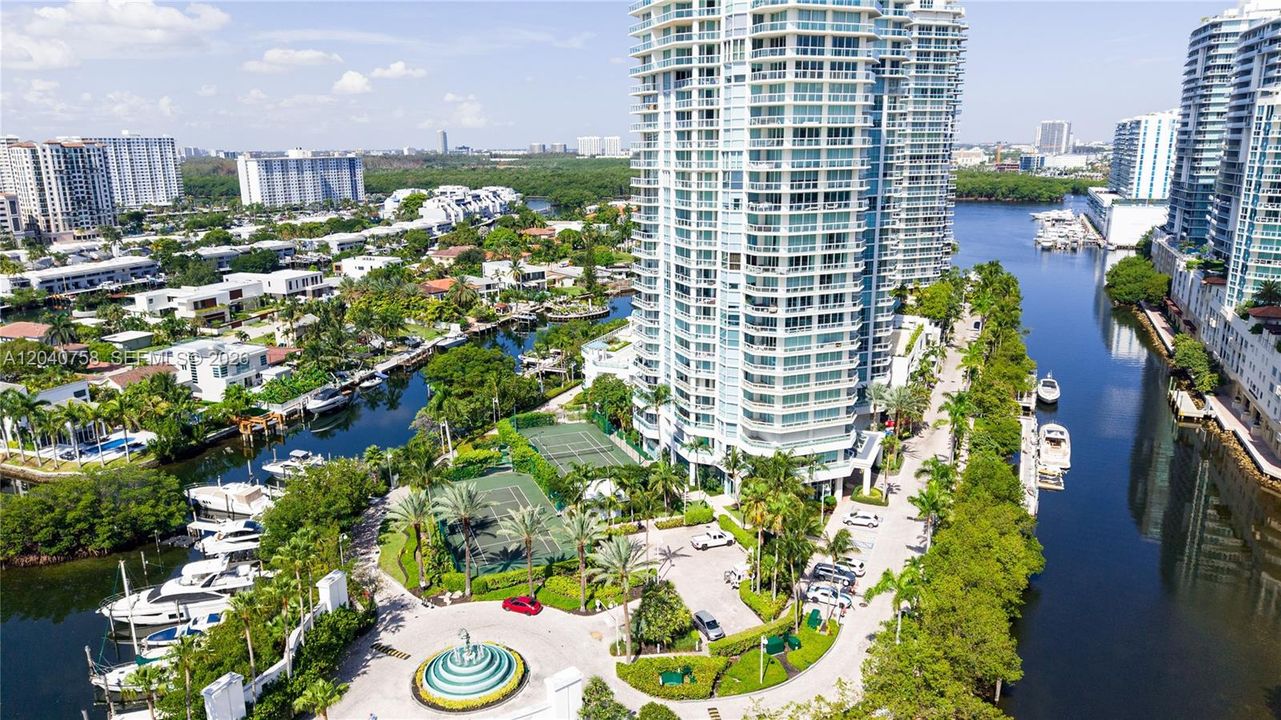 For Sale: $1,995,000 (3 beds, 3 baths, 3780 Square Feet)