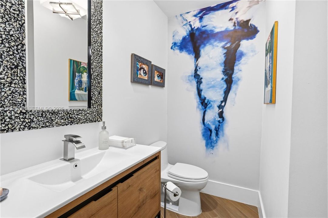 1/2 Bath
