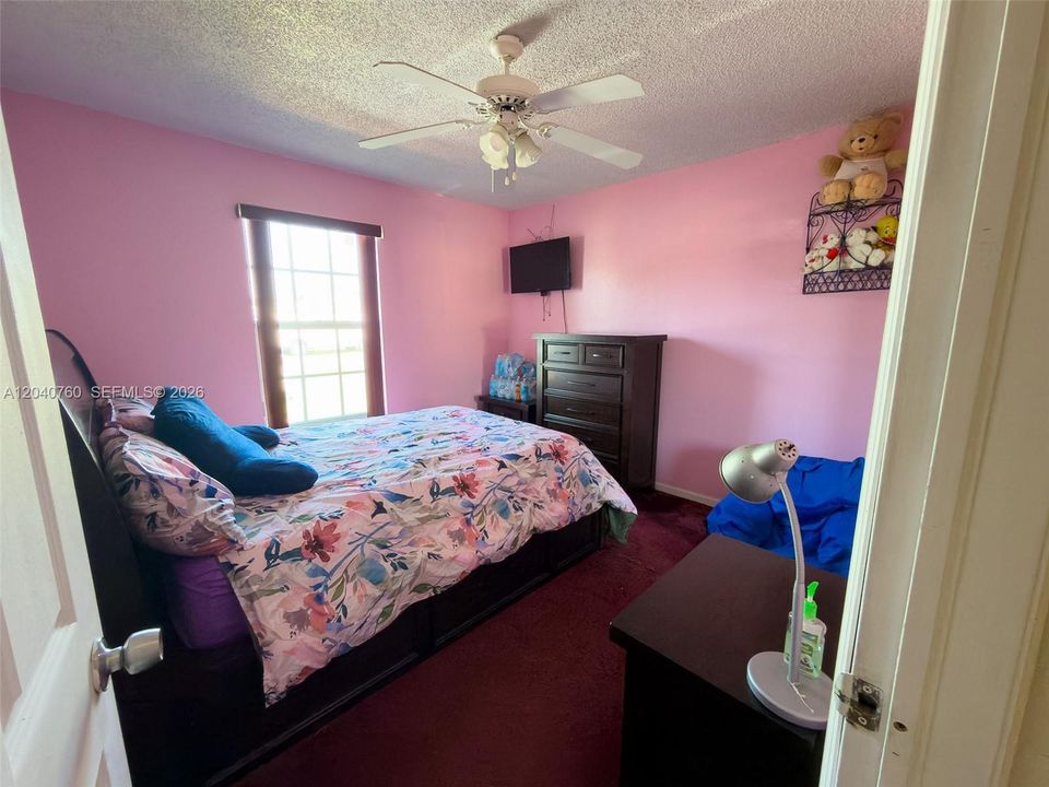 For Sale: $579,000 (4 beds, 2 baths, 1464 Square Feet)