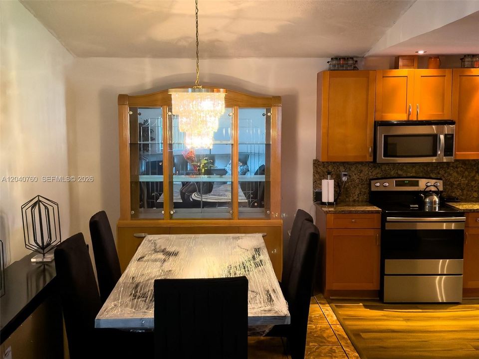 For Sale: $579,000 (4 beds, 2 baths, 1464 Square Feet)