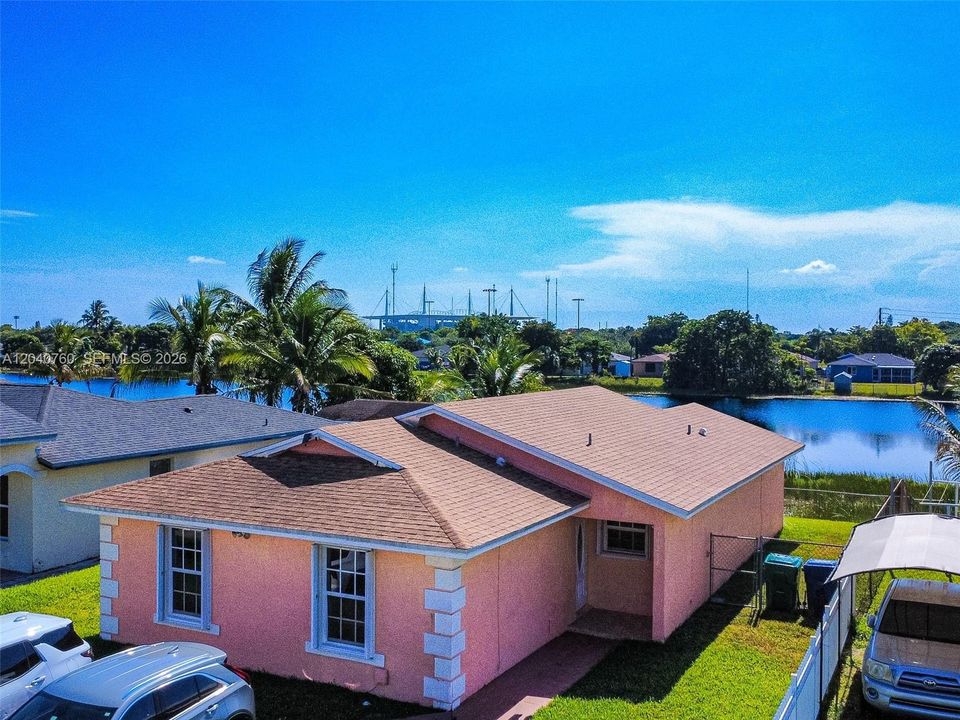 For Sale: $579,000 (4 beds, 2 baths, 1464 Square Feet)