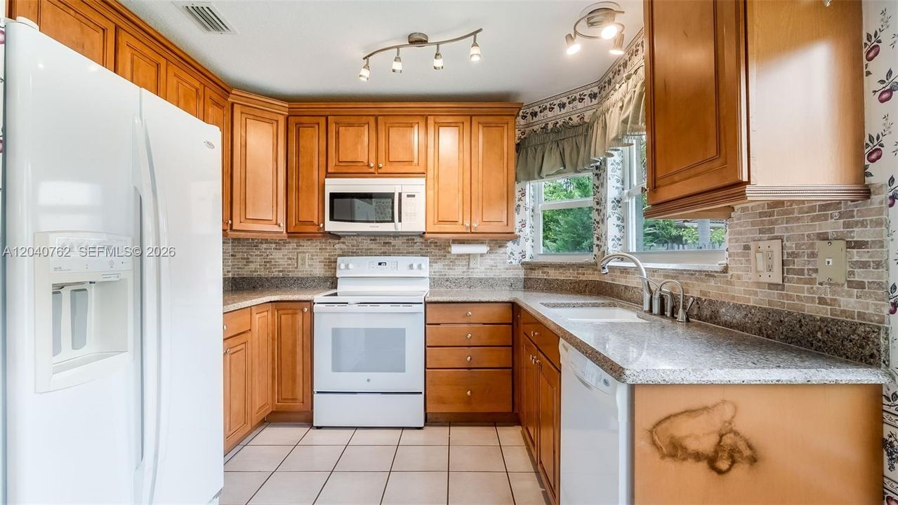 For Sale: $650,000 (3 beds, 2 baths, 2108 Square Feet)