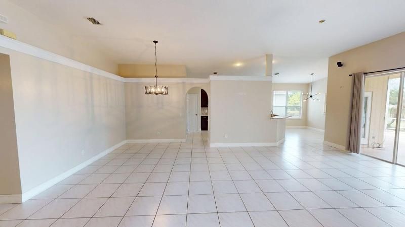 895-SW-Lake-Charles-Circle-06122026_1225