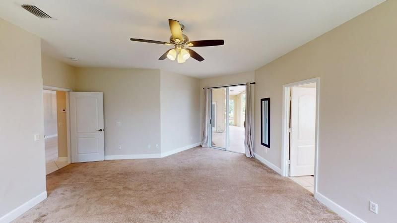 895-SW-Lake-Charles-Circle-06122026_1229