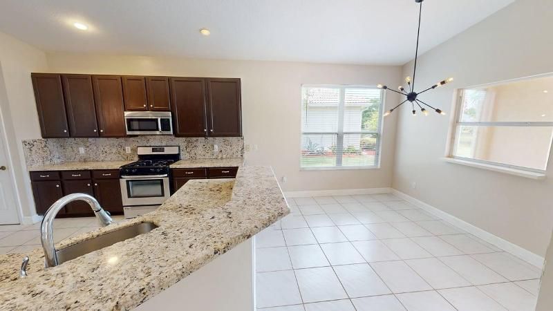 895-SW-Lake-Charles-Circle-06122026_1243