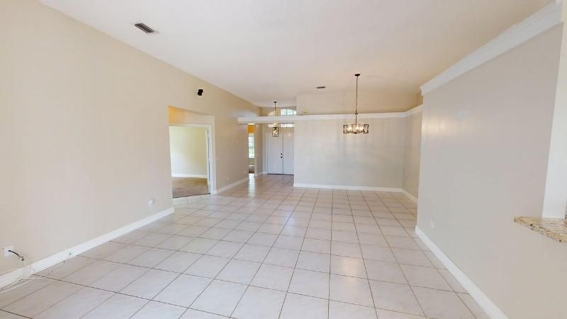 895-SW-Lake-Charles-Circle-06122026_1233
