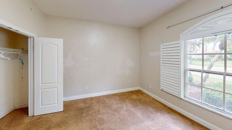 895-SW-Lake-Charles-Circle-Bedroom 1