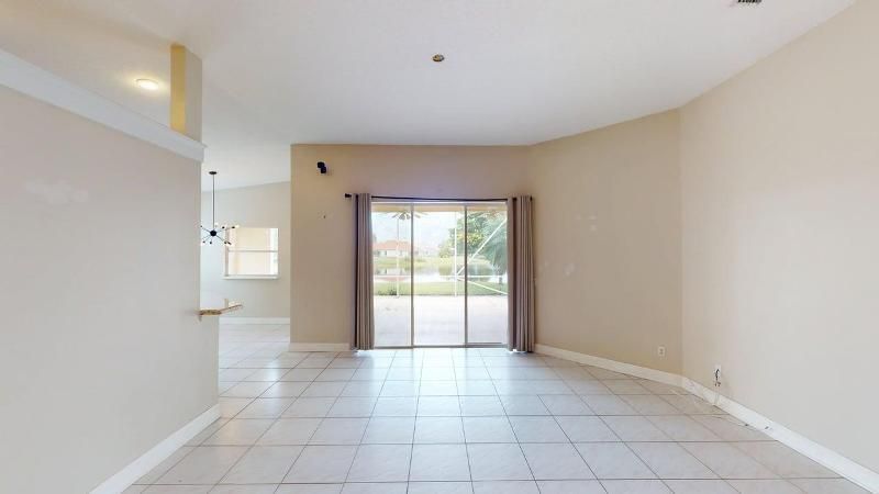 895-SW-Lake-Charles-Circle-06122026_1233