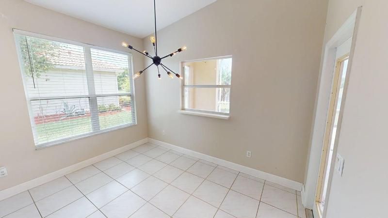 895-SW-Lake-Charles-Circle-06122026_1243