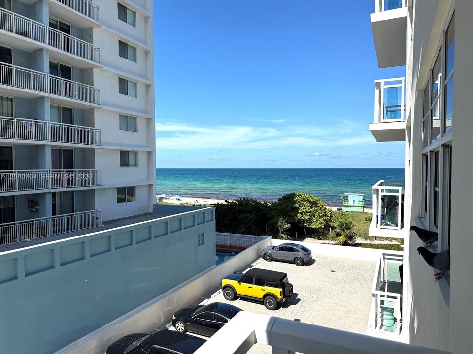 For Rent: $3,000 (1 beds, 1 baths, 808 Square Feet)