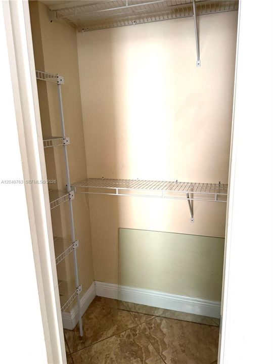 For Rent: $3,000 (1 beds, 1 baths, 808 Square Feet)