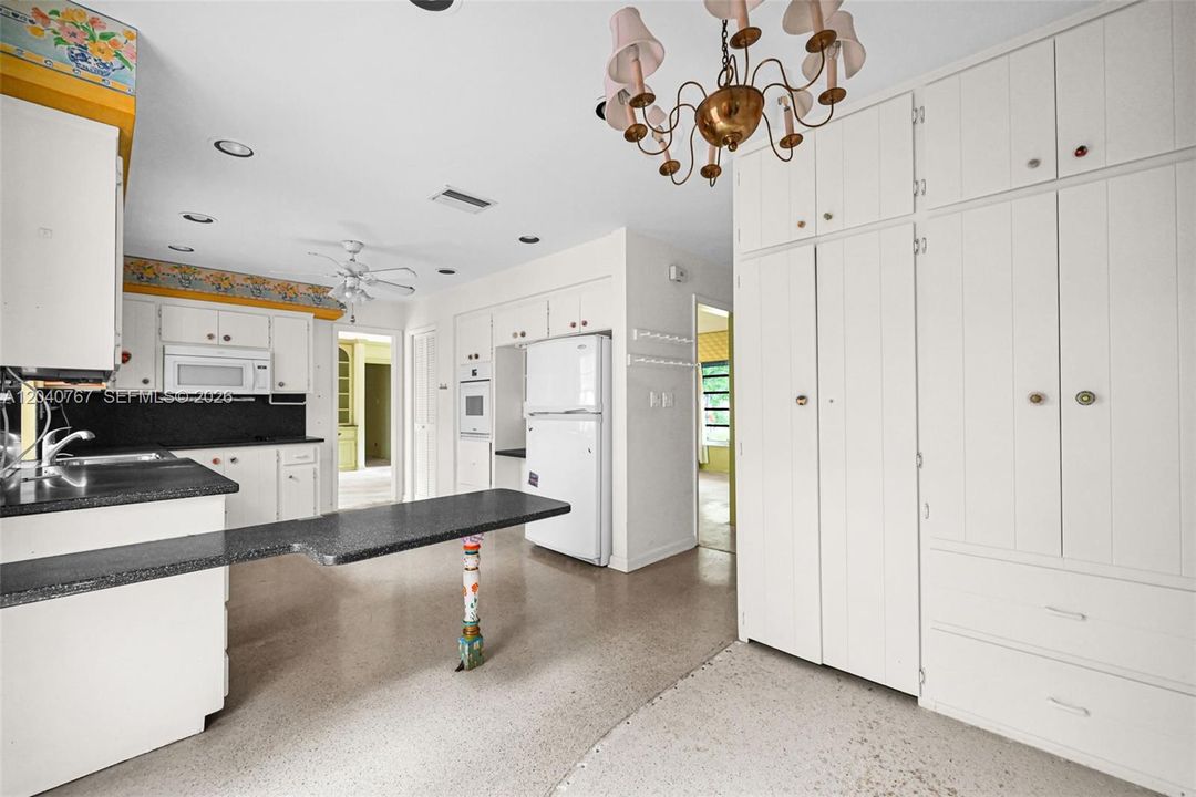 For Sale: $675,000 (4 beds, 3 baths, 2148 Square Feet)