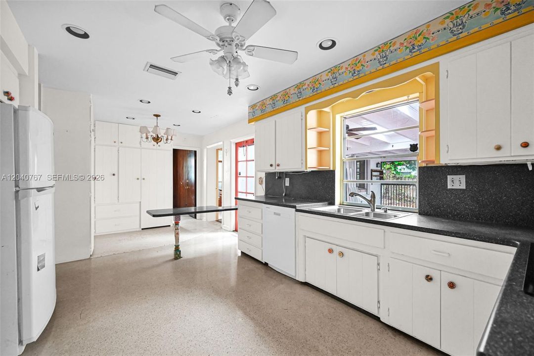 For Sale: $675,000 (4 beds, 3 baths, 2148 Square Feet)