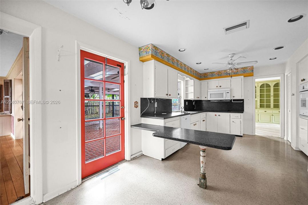 For Sale: $675,000 (4 beds, 3 baths, 2148 Square Feet)