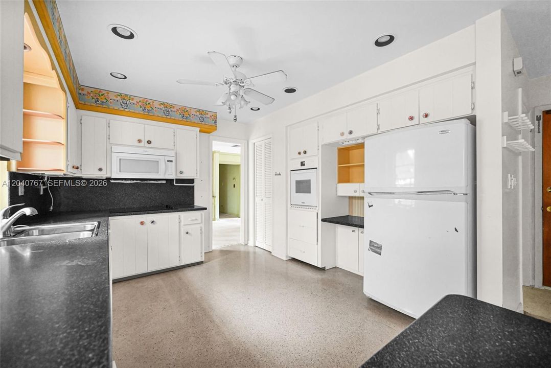 For Sale: $675,000 (4 beds, 3 baths, 2148 Square Feet)
