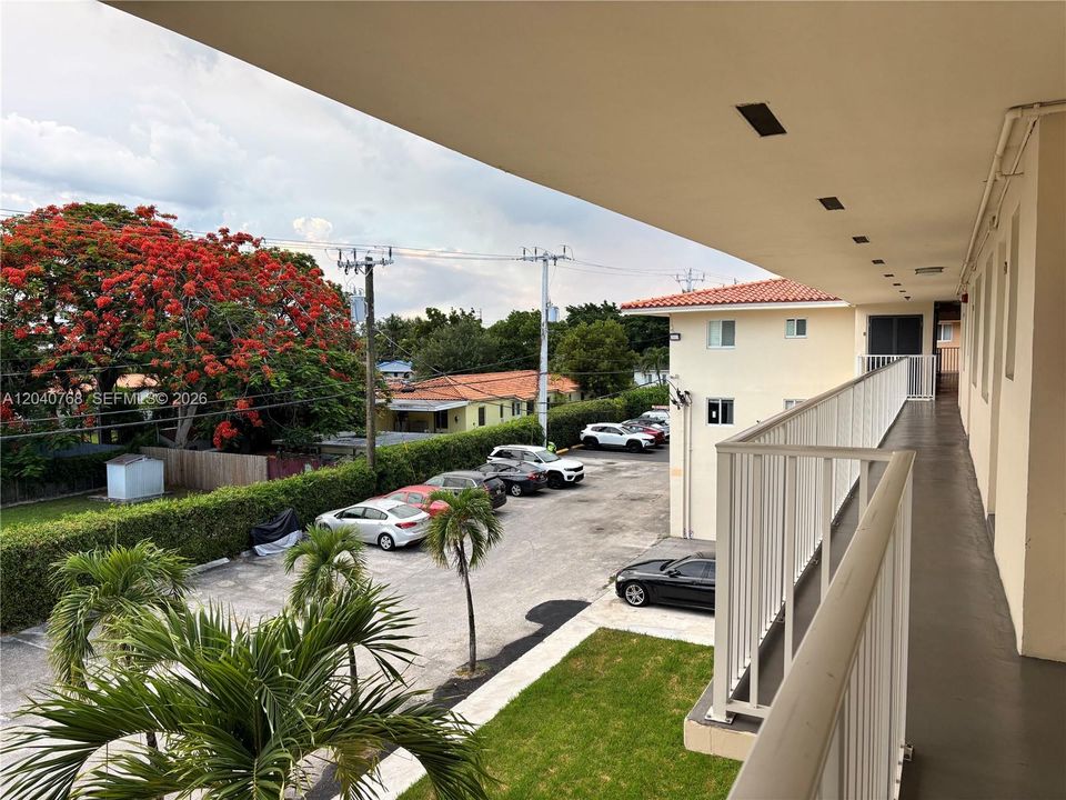 For Rent: $1,800 (1 beds, 1 baths, 410 Square Feet)