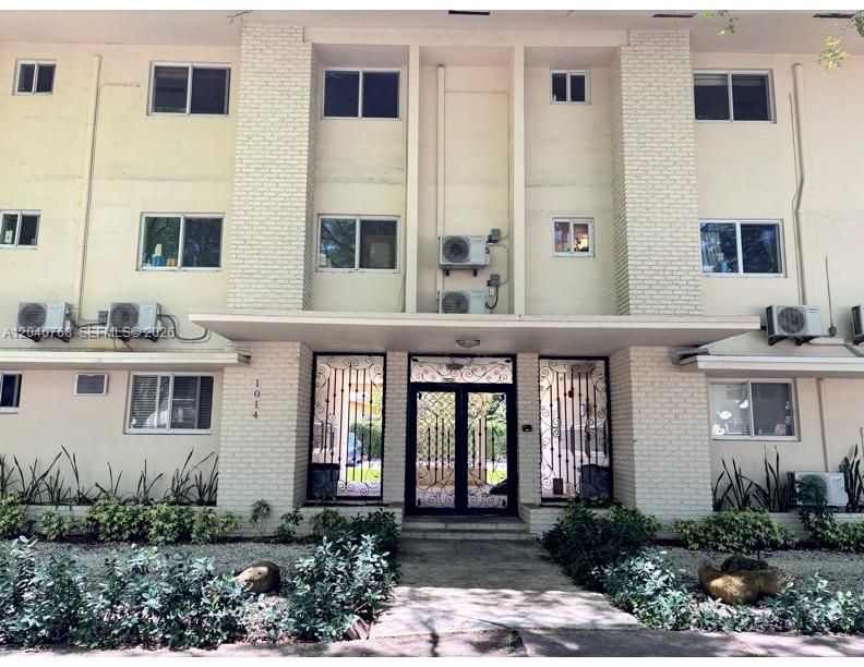For Rent: $1,800 (1 beds, 1 baths, 410 Square Feet)