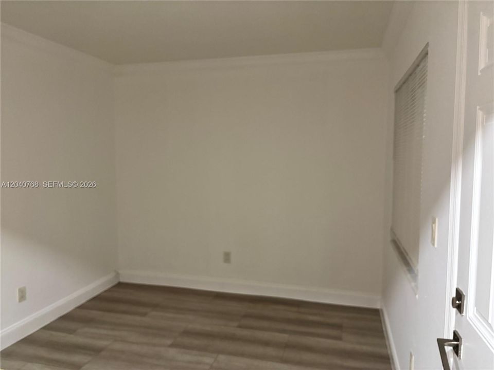 For Rent: $1,800 (1 beds, 1 baths, 410 Square Feet)
