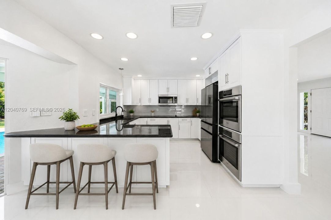 Virtually Staged/Kitchen