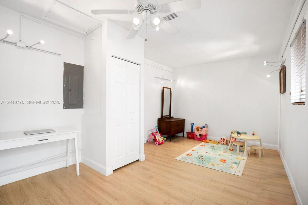 В аренду: $3,650 (2 спален, 2 ванн, 1492 Квадратных фут)