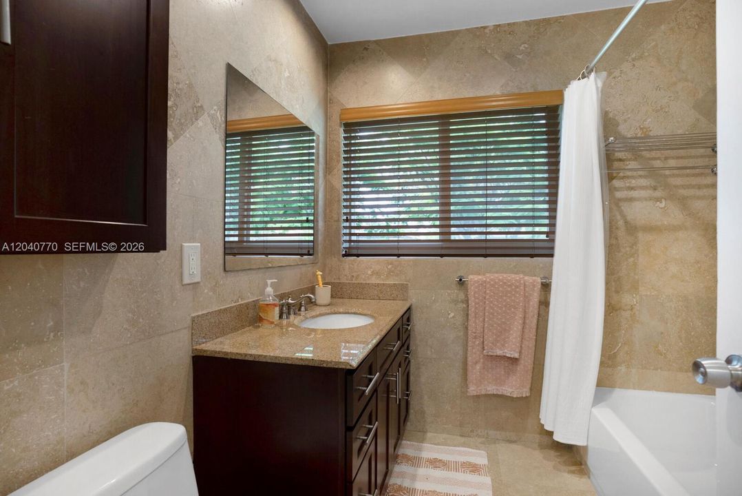 В аренду: $3,650 (2 спален, 2 ванн, 1492 Квадратных фут)