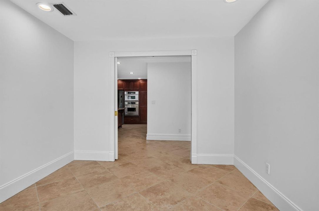 4th Bedroom/Den