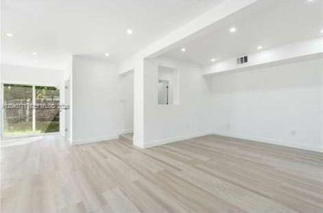 For Rent: $3,900 (4 beds, 3 baths, 1833 Square Feet)