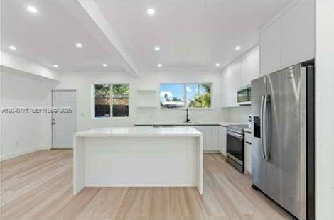 For Rent: $3,900 (4 beds, 3 baths, 1833 Square Feet)