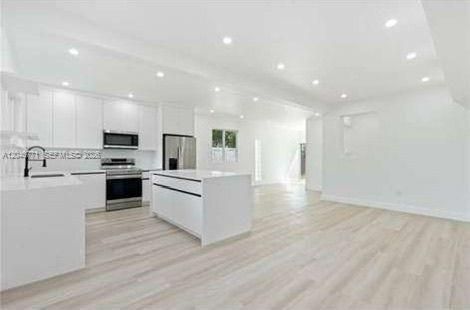 For Rent: $3,900 (4 beds, 3 baths, 1833 Square Feet)
