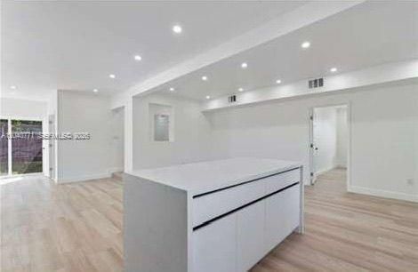For Rent: $3,900 (4 beds, 3 baths, 1833 Square Feet)
